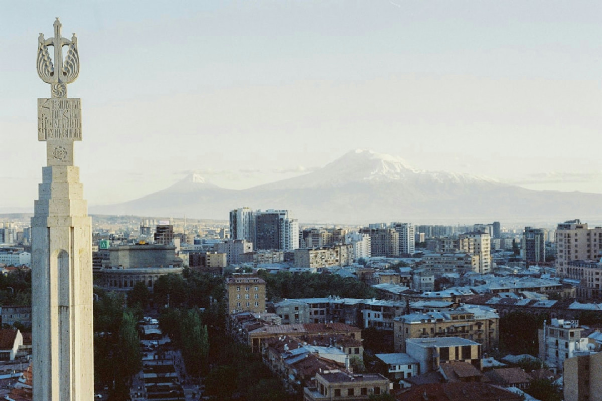 Armenia, tra fortezze scolpite nella roccia e leggende millenarie: un viaggio nel tempo