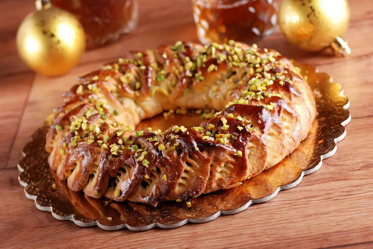 Tra fichi secchi e profumo di agrumi: così il buccellato siciliano fa festa in ogni città