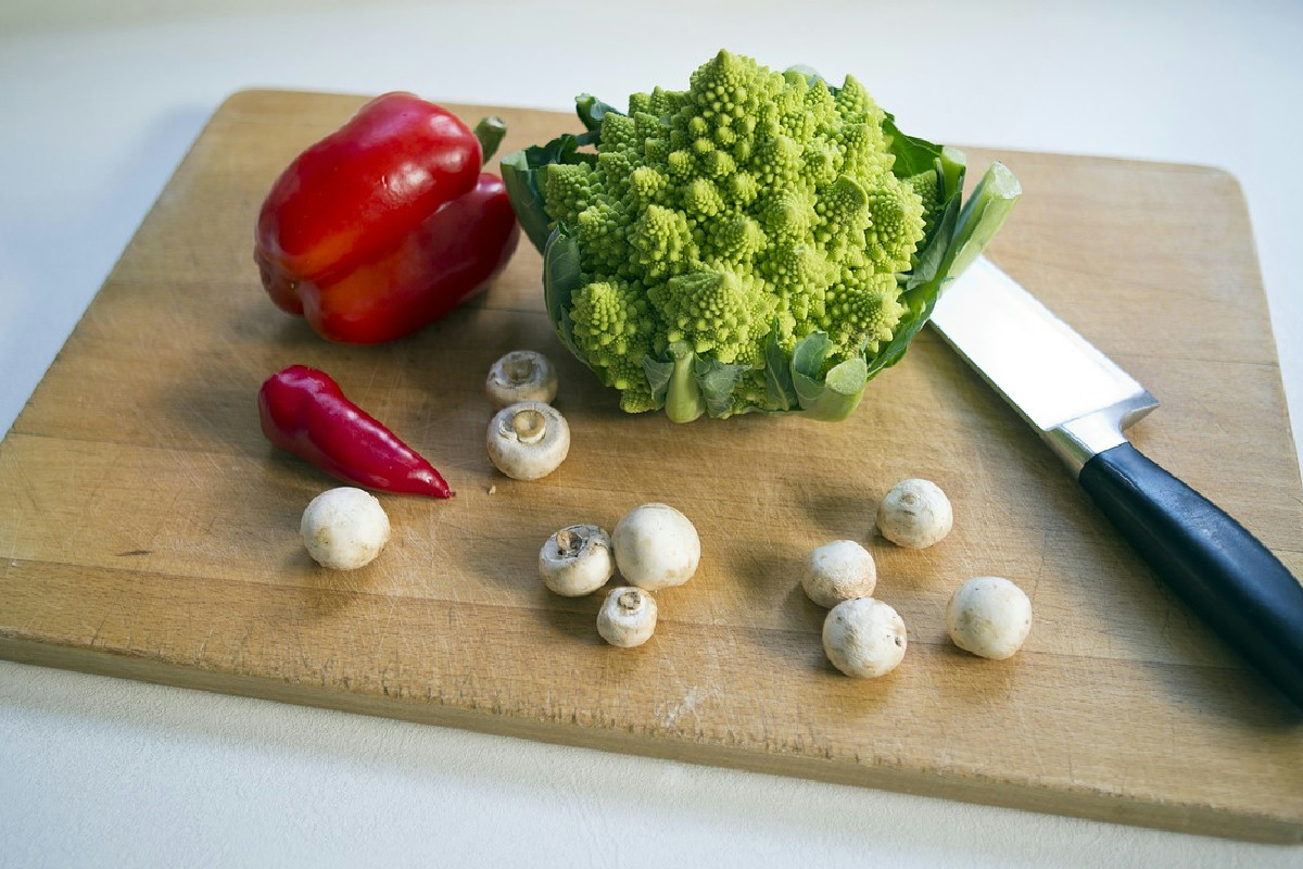 Funghi champignon protagonisti dell’autunno: ecco come gustarli crudi, al forno e trifolati