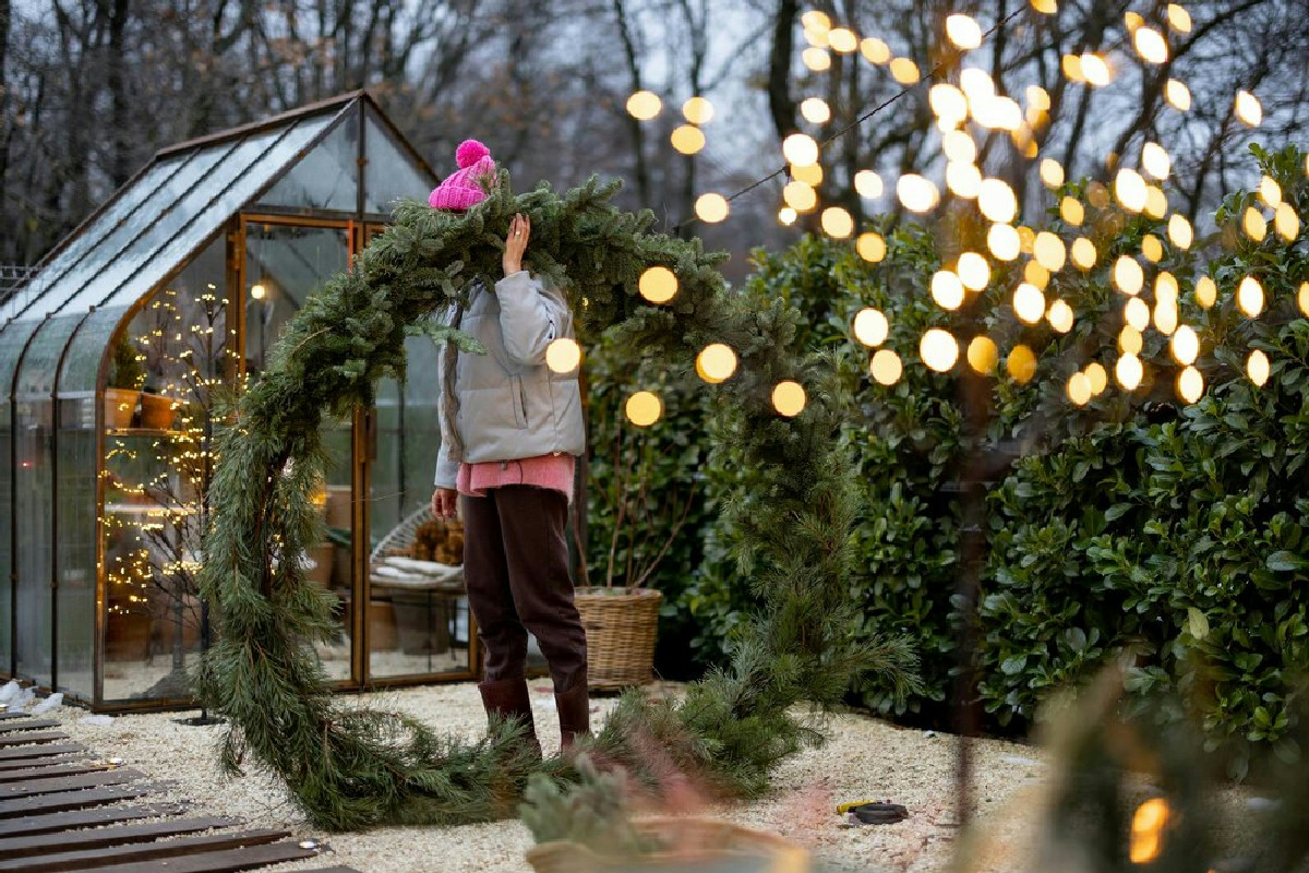 Un giardino magico come nei film di Natale: le renne LED Leroy Merlin da 23€ con effetto realistico