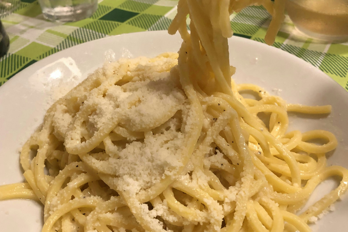 Hai mai provato la pasta cacio e pere? Il connubio che trasforma una cena e stupisce ogni ospite