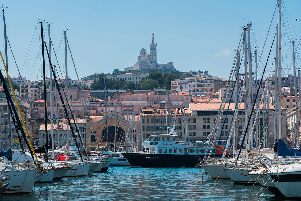 Marsiglia: il porto che accoglie popoli e storie, dove la città svela la sua anima al mondo