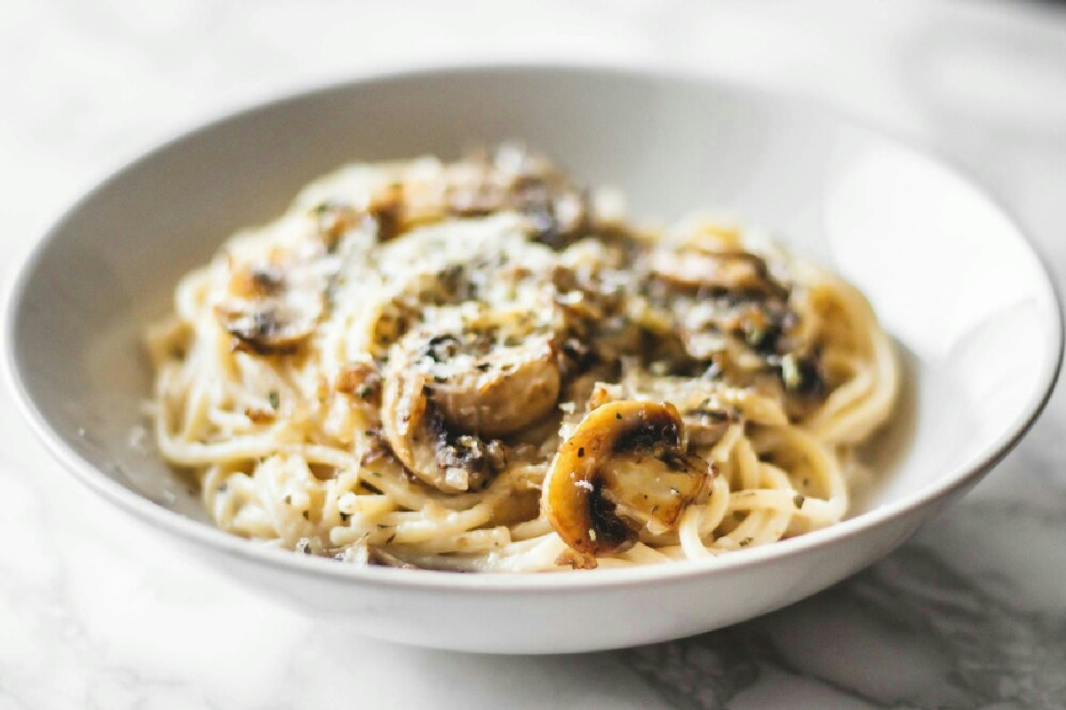 La pasta ai porcini si veste d’autunno: crema vellutata e profumo di bosco per cene indimenticabili