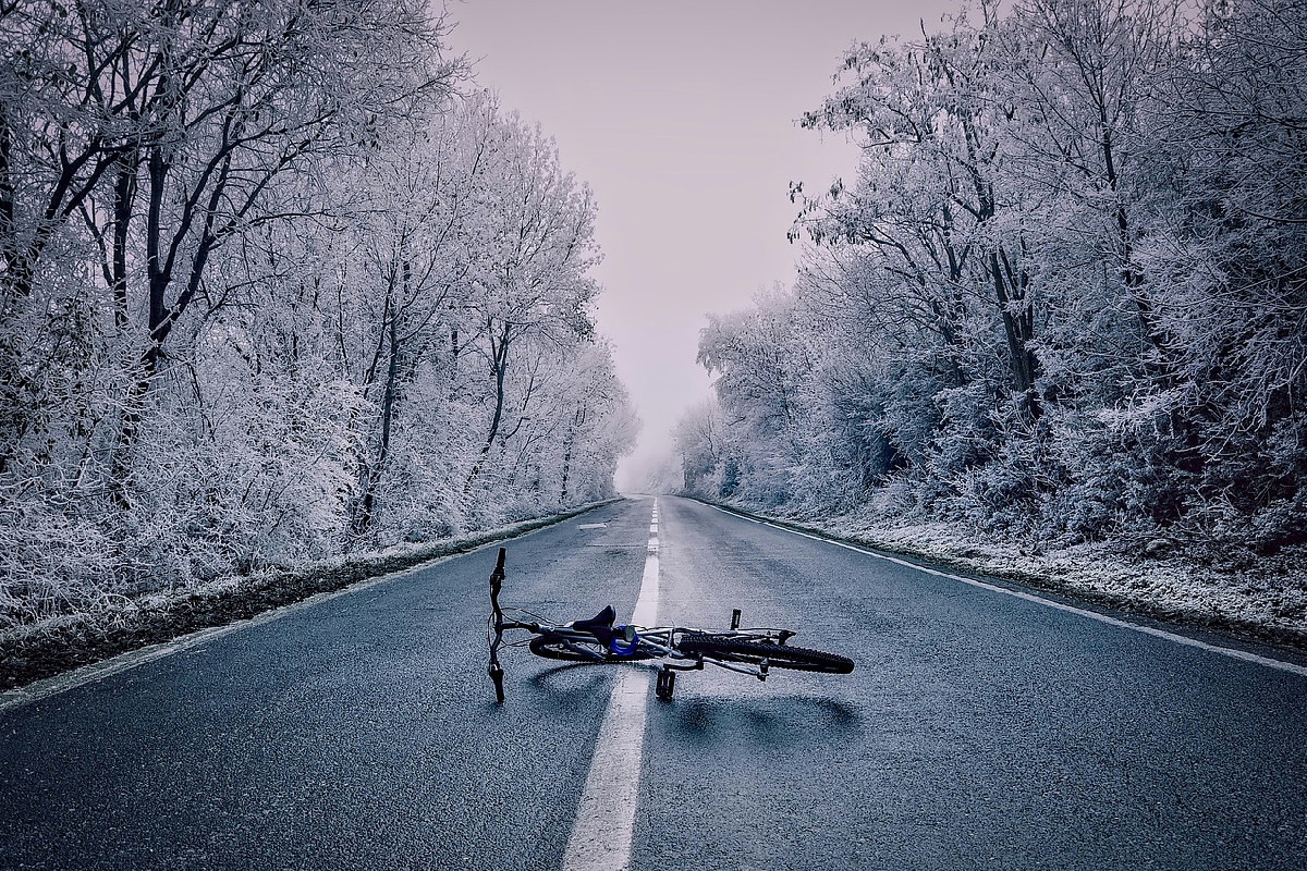 Il viaggio in bici tra ghiacciai, borghi e fiumi che pochi italiani hanno mai provato