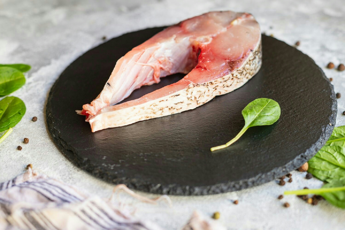 Bocconcini di pesce spada fatti in casa: ricetta semplice e gustosa per un pranzo elegante