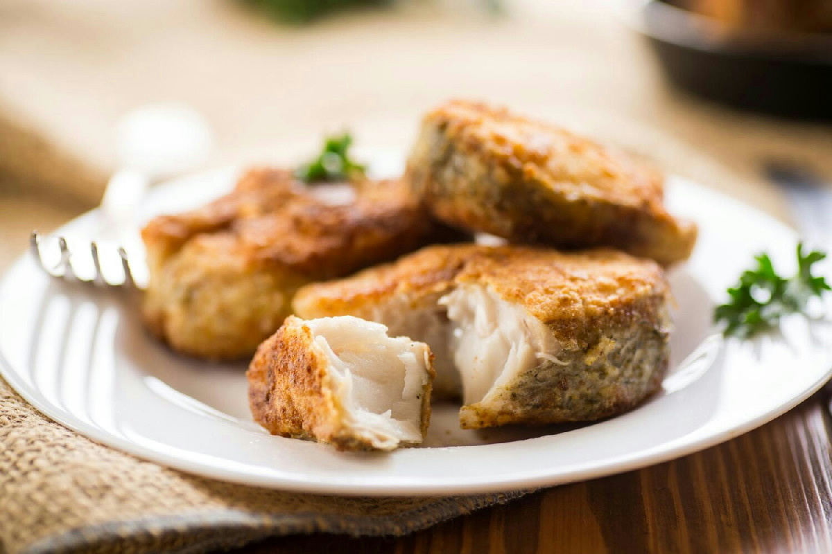 Bocconcini di pesce spada fatti in casa: ricetta semplice e gustosa per un pranzo elegante