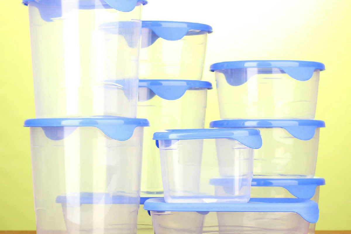 Come pulire i contenitori di plastica senza fatica per ottenere risultati impeccabili