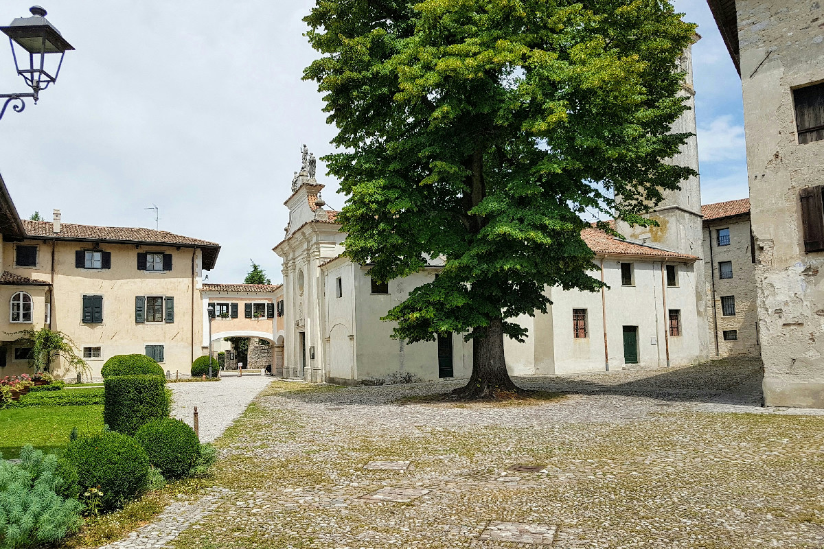 Dicembre a Strassoldo: il borgo medievale tra due castelli da vivere con calma e meraviglia