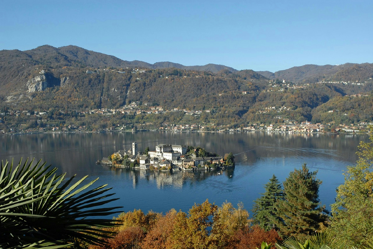Dove il Lago d’Orta si illumina di magiche atmosfere natalizie ogni dicembre da sogno