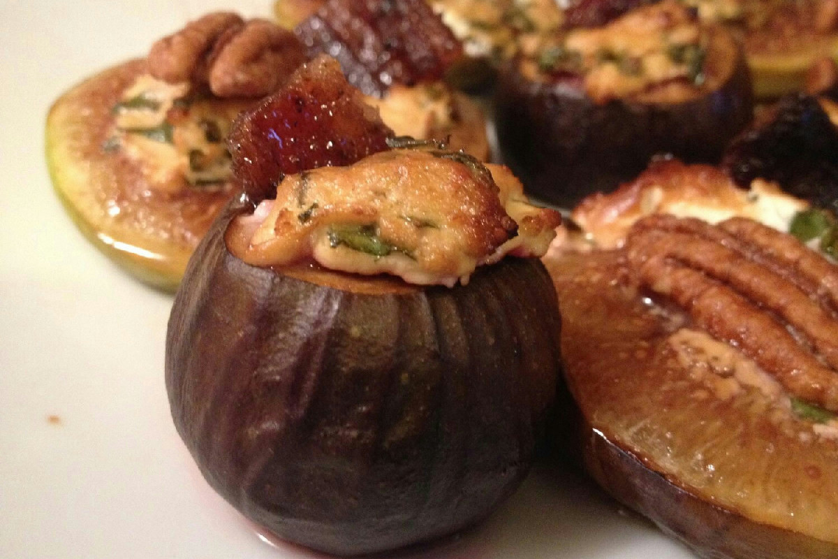 Fichi ricoperti di cioccolato fondente: un dolce raffinato in soli 5 minuti da gustare ogni festa