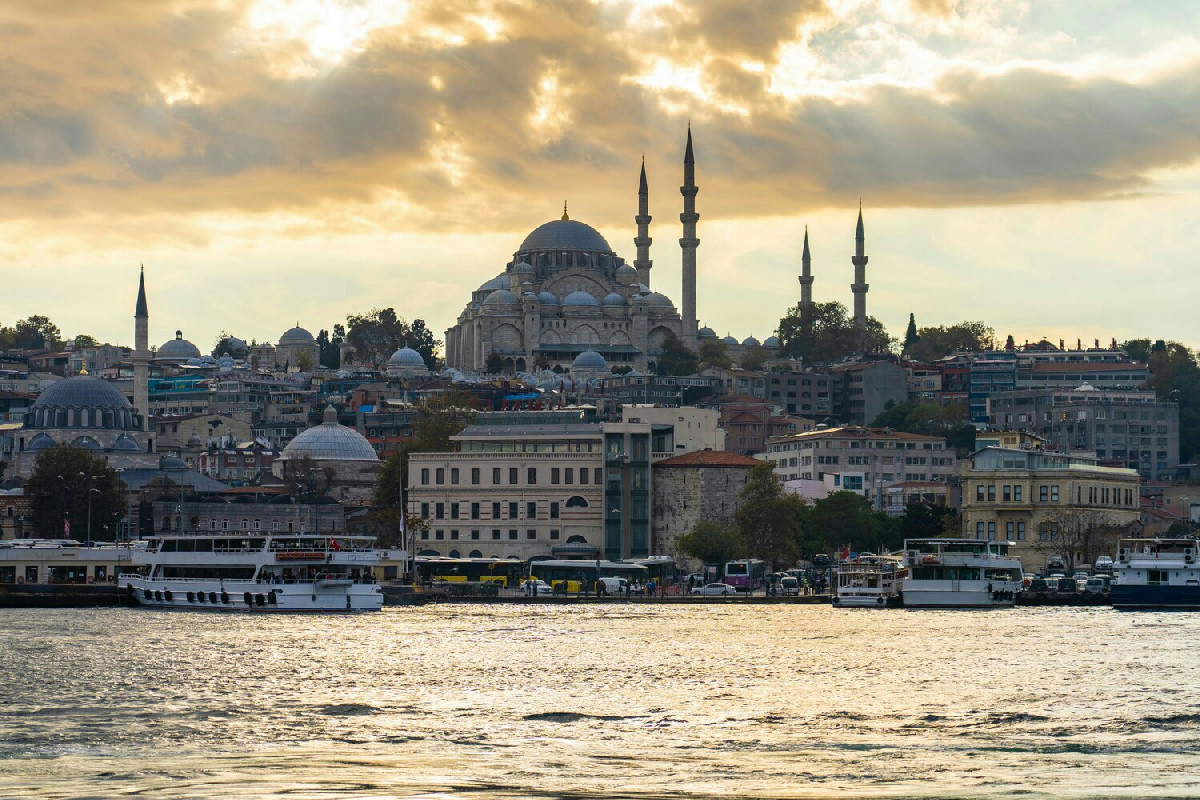 Istanbul in 4 giorni: viaggio tra bellezze millenarie e angoli moderni tra Europa e Asia