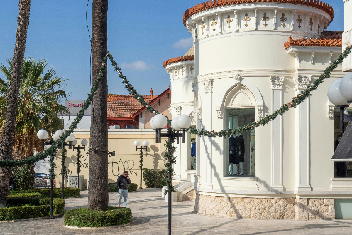 Perché questo sobborgo ateniese ricorda le capitali europee con le sue ville eleganti?