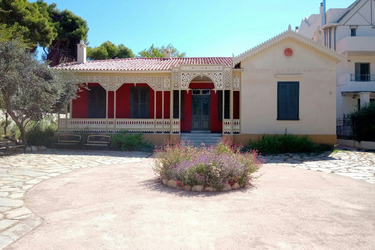 Perché questo sobborgo ateniese ricorda le capitali europee con le sue ville eleganti?