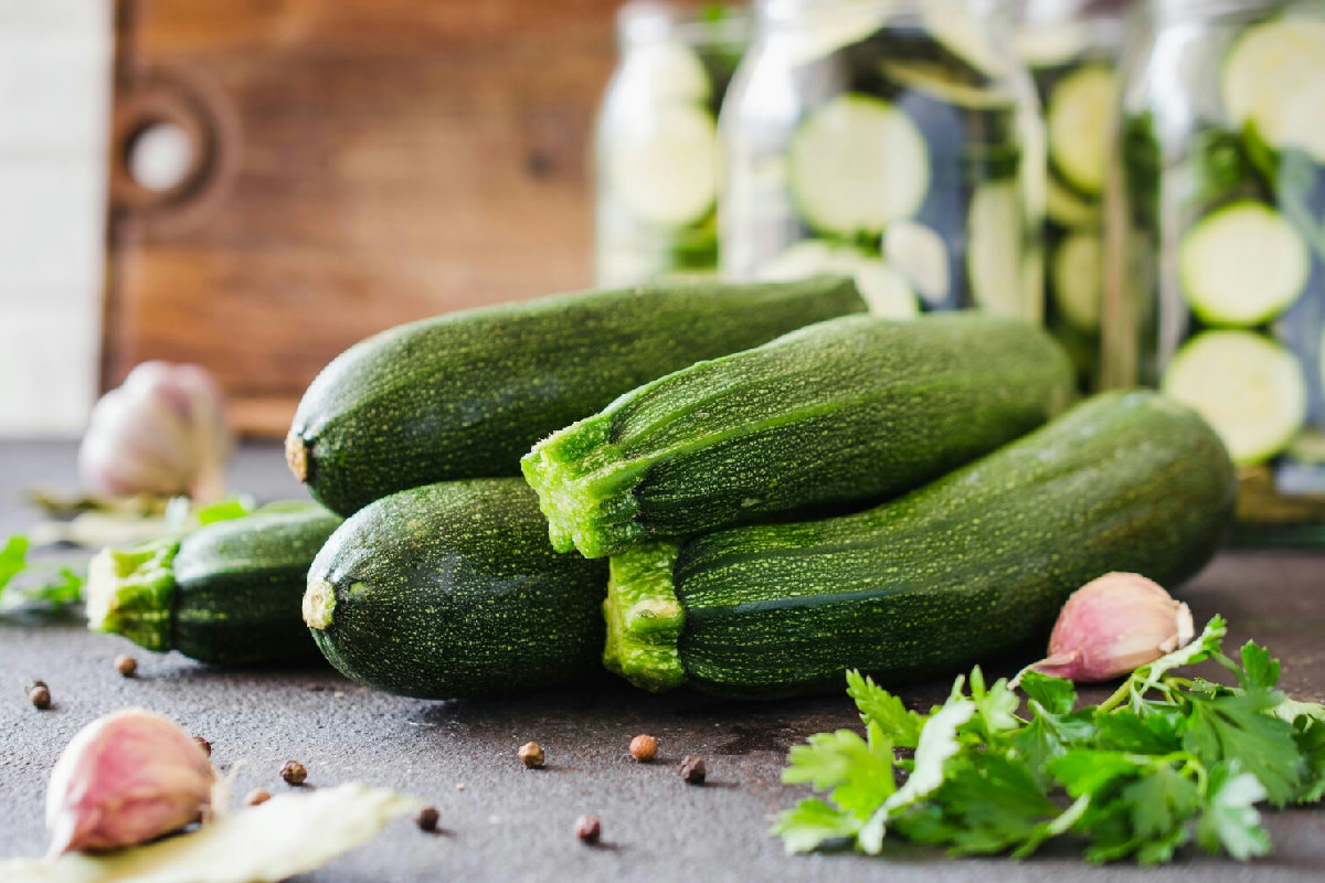 Quando le zucchine si cuociono così, il sapore esplode e conquista subito il palato