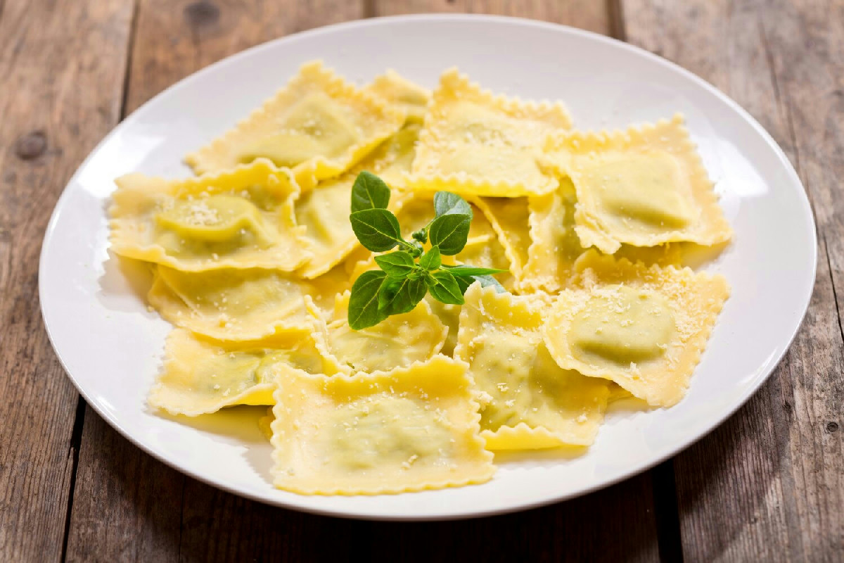 Questa macchina rivoluziona la cucina: prepara ravioli, gnocchi e pasta corta con un solo gesto
