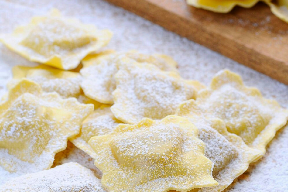 Questa macchina rivoluziona la cucina: prepara ravioli, gnocchi e pasta corta con un solo gesto
