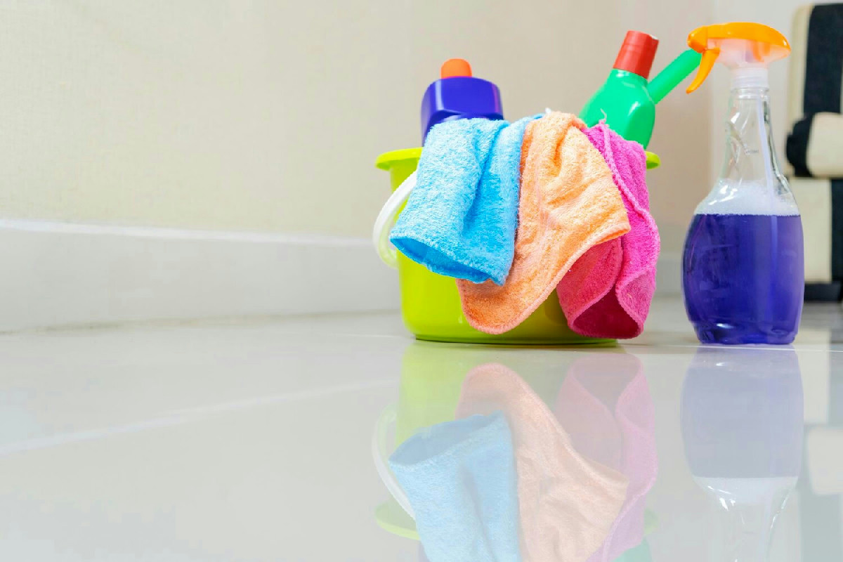 Spazi per detergenti: come organizzare e mantenere ordine sicuro evitando rischi e disordine