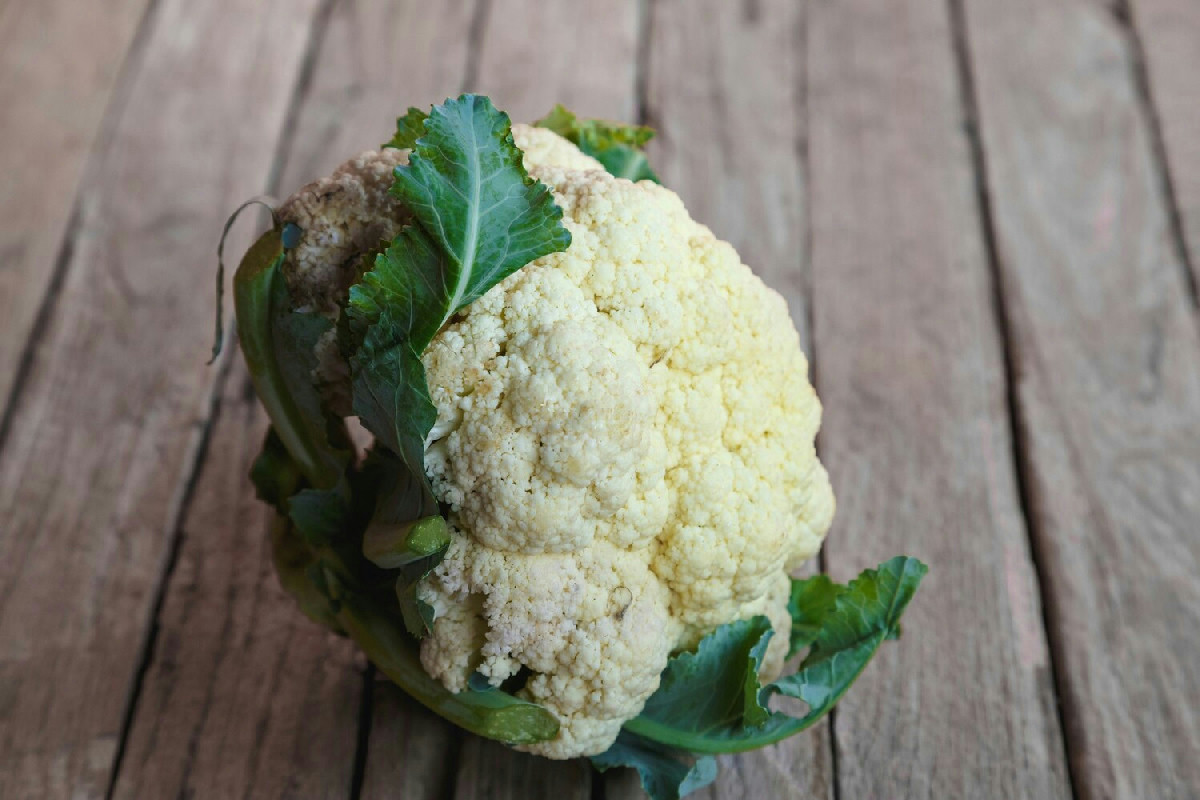 Torta salata di cavolfiore e olive: il segreto per rendere ogni cena un’esperienza gustosa e originale