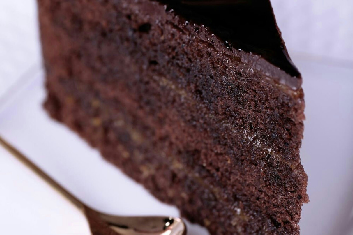 Cosa serve per preparare una torta al cioccolato con solo due ingredienti in pochi minuti