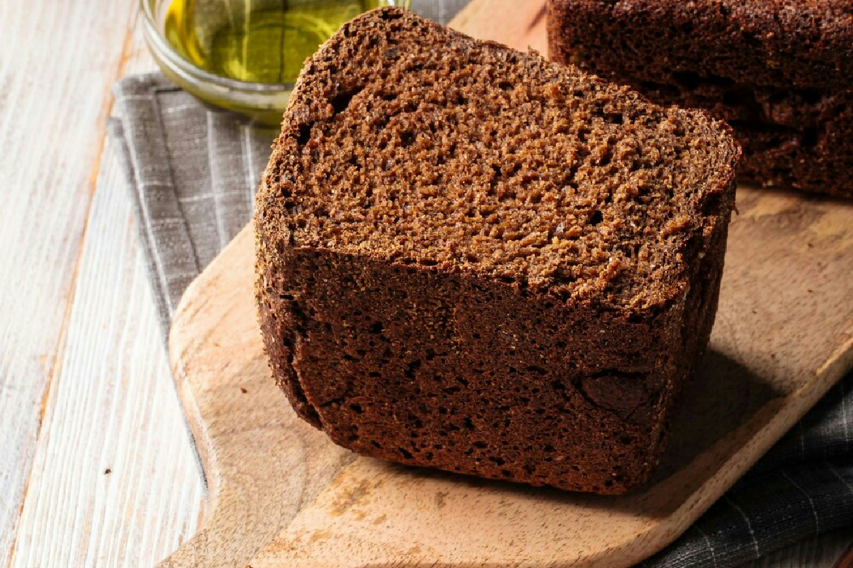 Cosa succede quando il Pan di Spagna al cacao incontra crema al caffè e cioccolato fondente