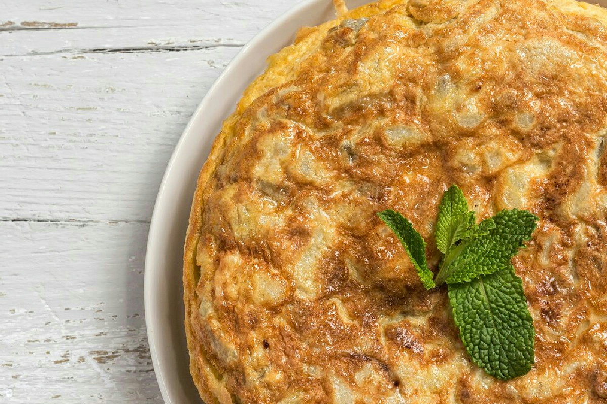 Cosa succede trasformando la frittata di patate in una torta rustica e soffice irresistibile
