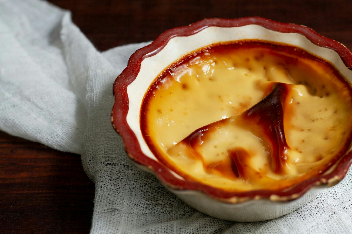 Dolce alle mele con crosta croccante: una creazione raffinata per palati esigenti