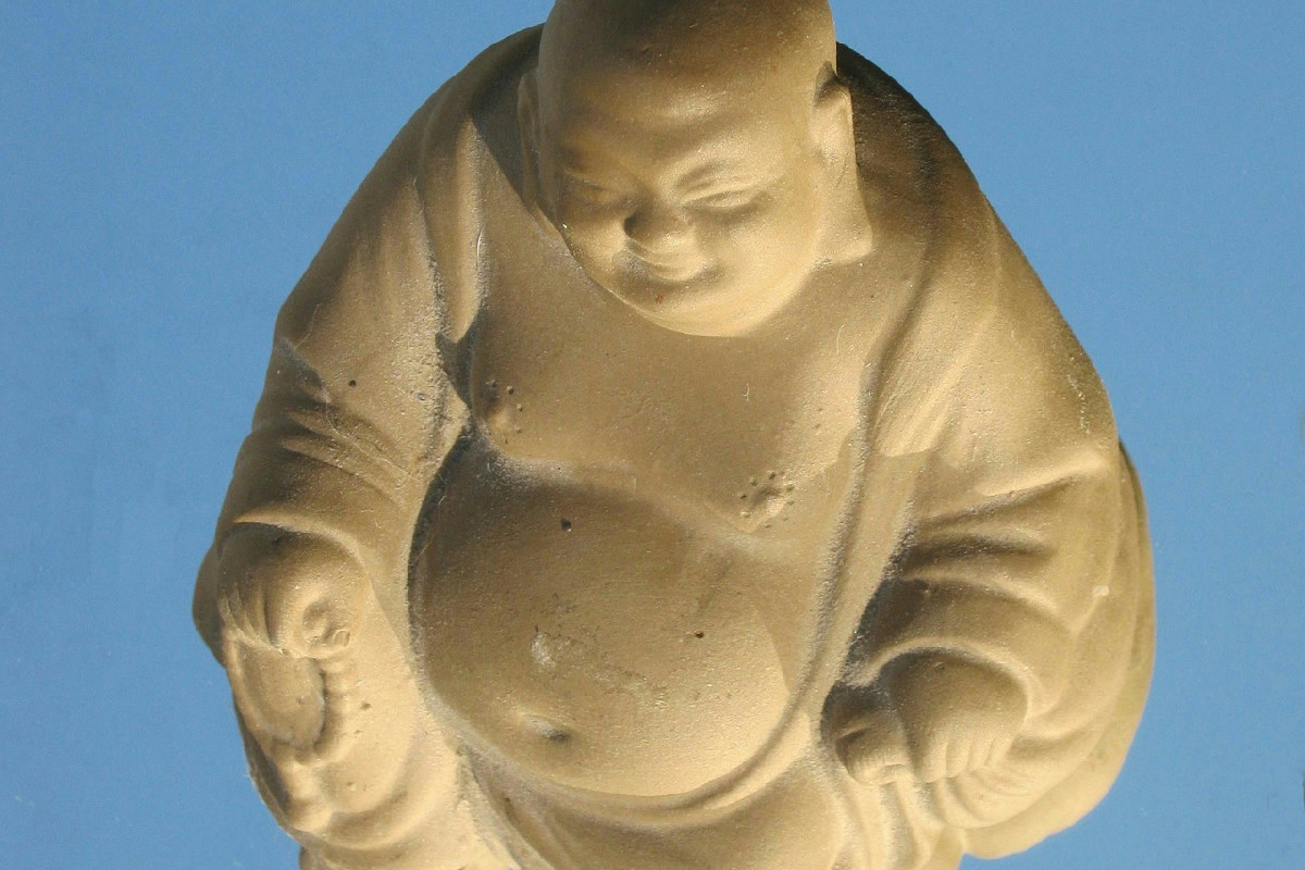 Farmaci che causano gonfiore addominale e rendono la digestione più difficile: cosa sapere sulla cena