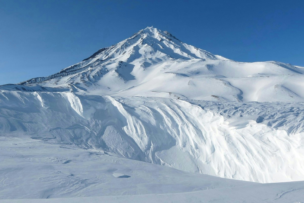 La Kamchatka devastata da una nevicata storica: immagini suggestive mostrano l’emergenza climatica