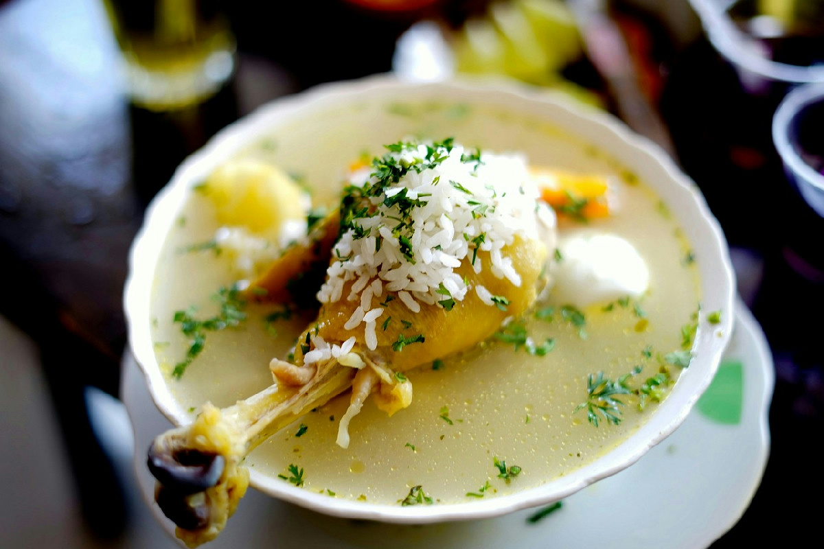 L’influenza colpisce? Il brodo di pollo è l’alleato naturale per alleviare i sintomi più fastidiosi