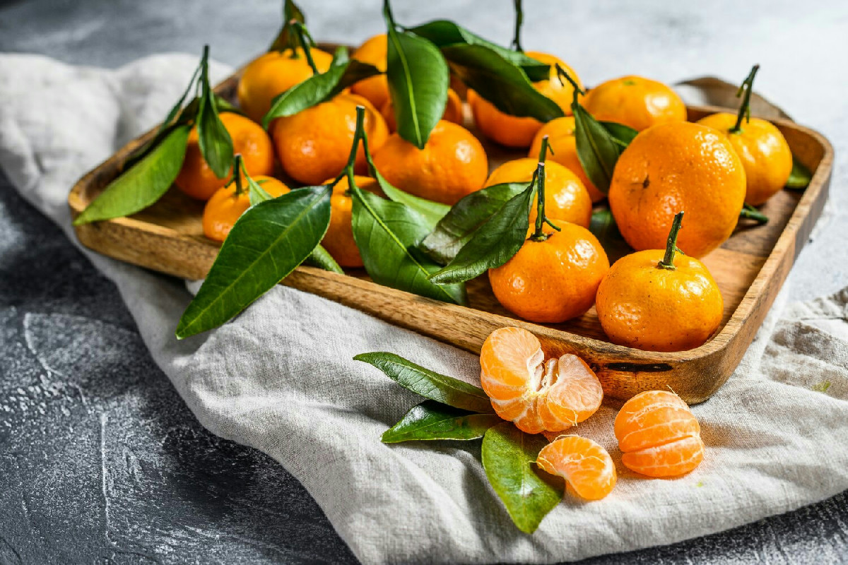 I mandarini offrono un vantaggio unico quando vengono consumati all’inizio del nuovo anno in tavola
