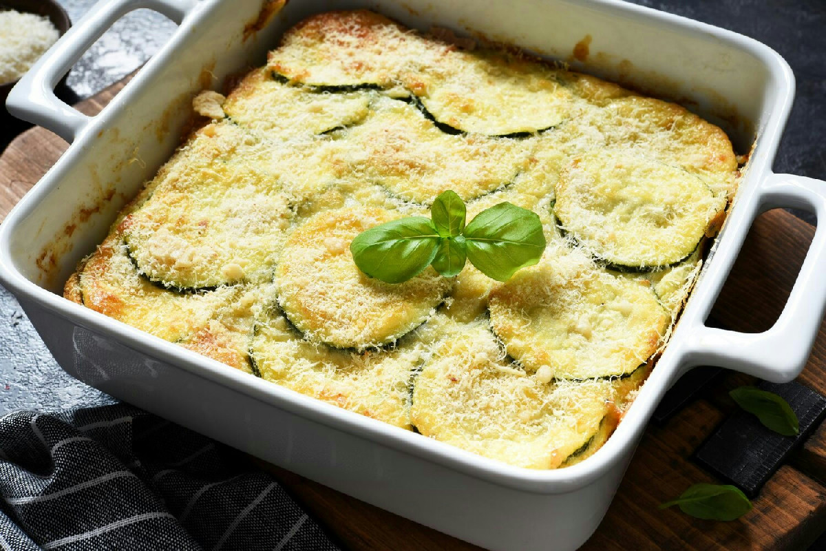 Parmigiana di zucchine leggera e vellutata: l’alternativa ideale per un piatto gustoso e sano