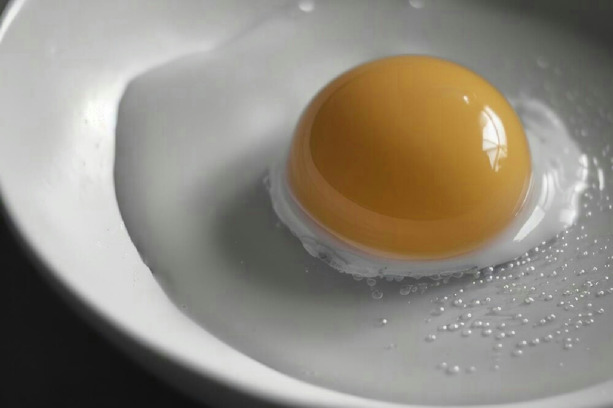 Quando la cucina italiana incontra l’Oriente: la vellutata giapponese a base di uova al vapore