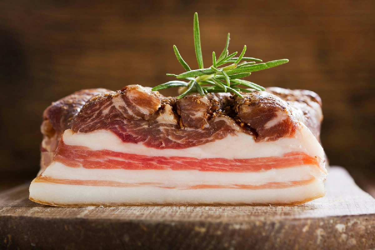 Tagliolini freschi ai funghi finferli: il sapore autentico dell’autunno in ogni forchettata