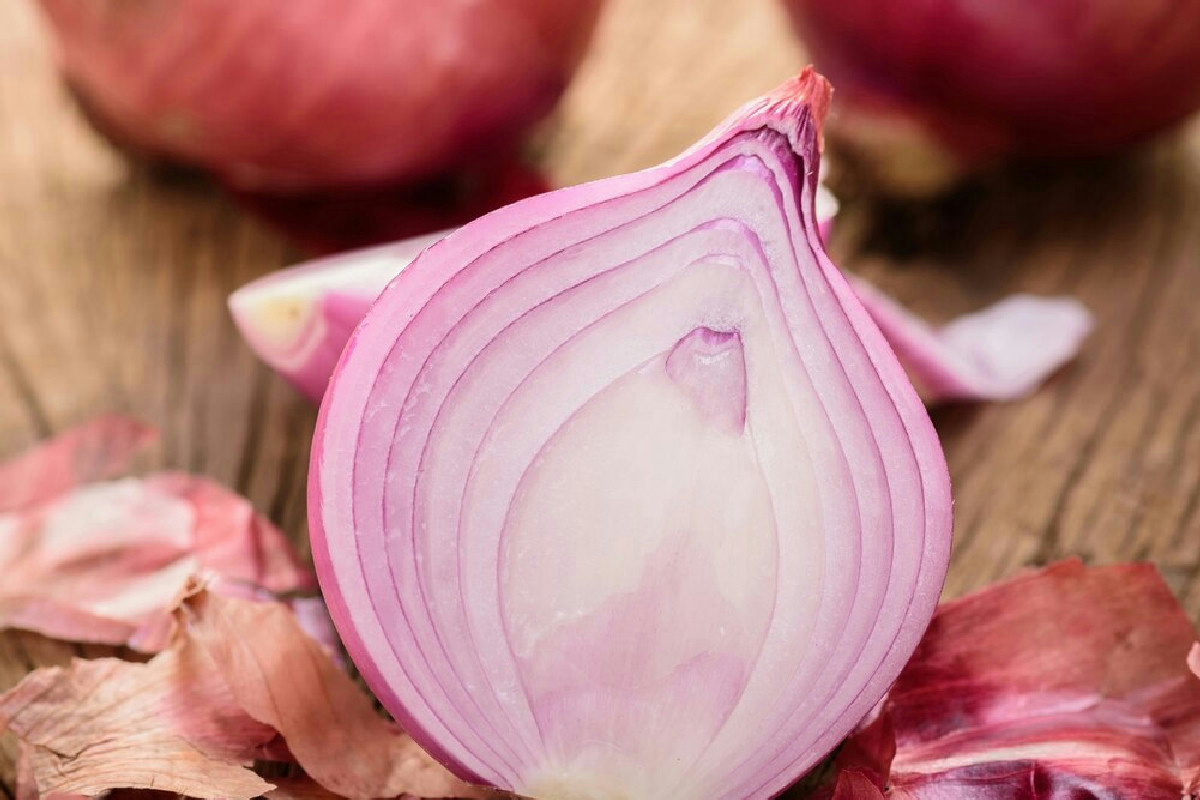 Zuppa di cipolle con formaggio Emmentaler: la ricetta calda ideale per le serate invernali